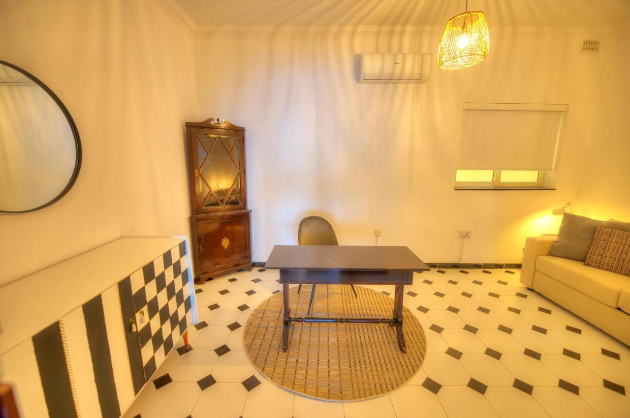 Beautifully Furnished Seafront 4 Bedrooms Goslm-4 สลีมา ภายนอก รูปภาพ