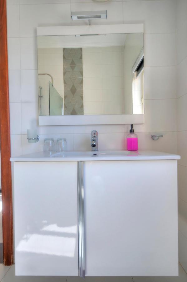 Beautifully Furnished Seafront 4 Bedrooms Goslm-4 สลีมา ภายนอก รูปภาพ