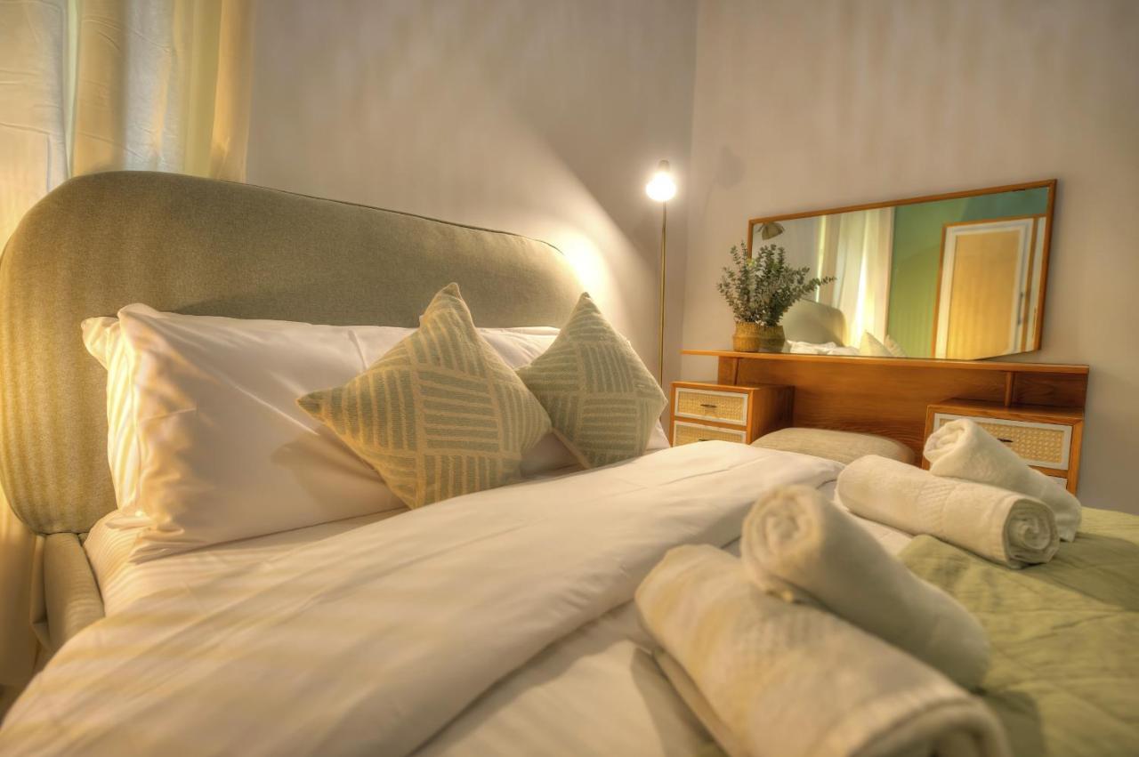 Beautifully Furnished Seafront 4 Bedrooms Goslm-4 สลีมา ภายนอก รูปภาพ