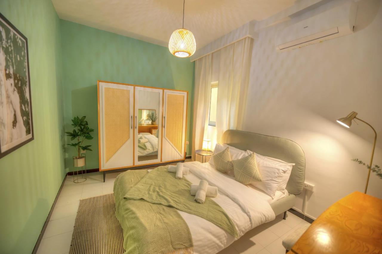 Beautifully Furnished Seafront 4 Bedrooms Goslm-4 สลีมา ภายนอก รูปภาพ