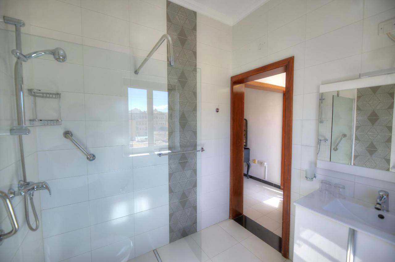 Beautifully Furnished Seafront 4 Bedrooms Goslm-4 สลีมา ภายนอก รูปภาพ